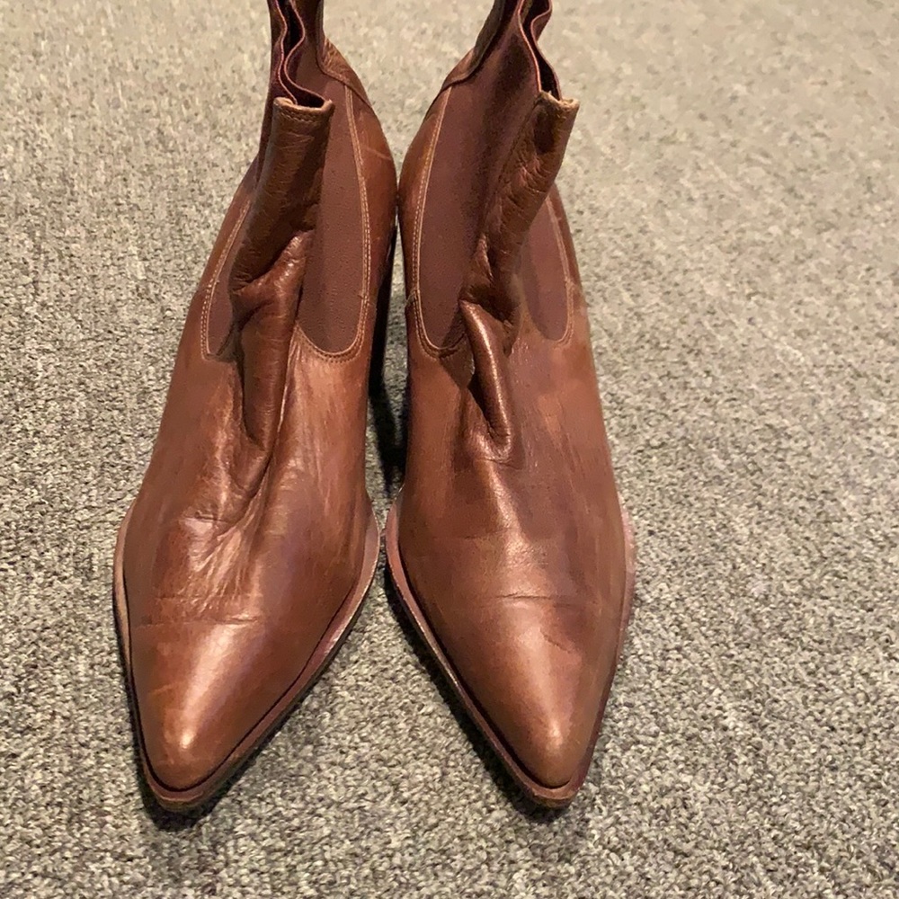 Tan leather Slip on boots